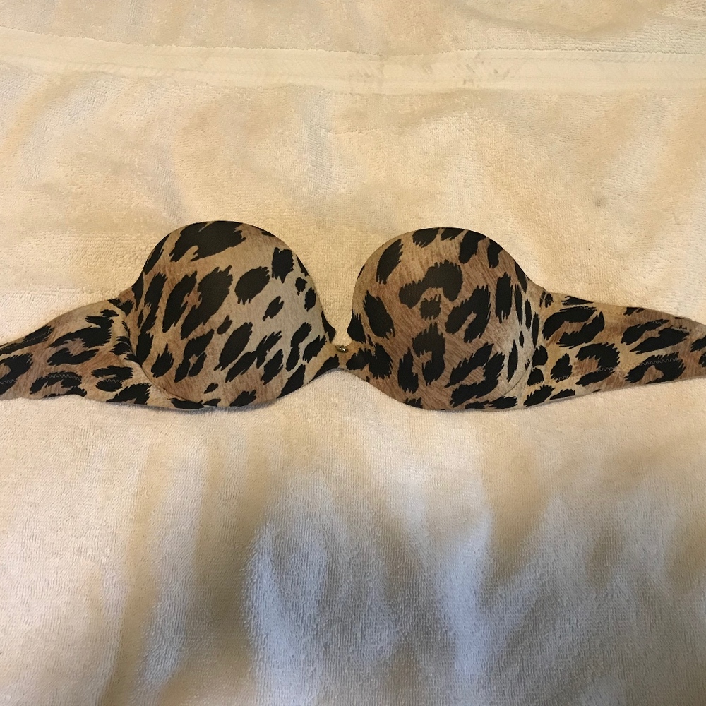 Victoria's Secret Strapless Bra (size 32B)